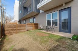 Med & Jet Ease: 1BR Private Backyard DAL | UTSW - Image 4