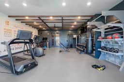 DallasHaus | Pool & Gym, Love Field - Image 4