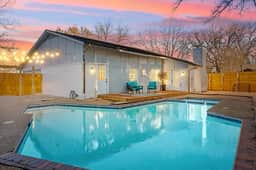 Haven House | King Bed & Backyard + Pool - Image 5