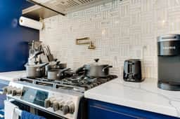 Luxury Townhome | Pet Friendly - Image 3