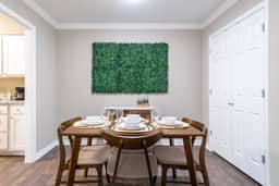 Urban Bohemian Hideaway Centrally Located - Image 2