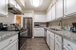 Urban Bohemian Hideaway Centrally Located - Image 4