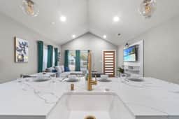 Emerald Indigo House | Pet Friendly - Image 3