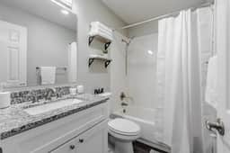 NEW! Urban Comfort | KING Bed Centrally Located - Image 4