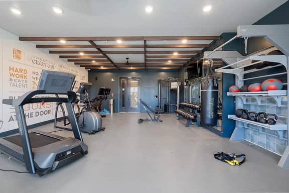 DallasHaus | Pool & Gym, Love Field - Image 4