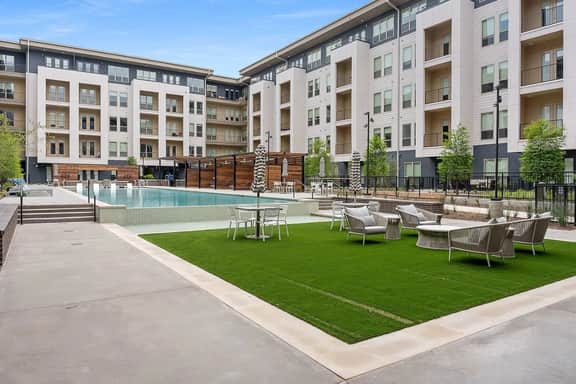 Sapphire Shores | Lakeside Escape, Pet Friendly - Image 5
