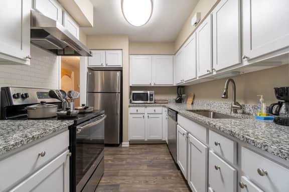 Urban Bohemian Hideaway Centrally Located - Image 4