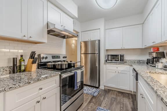 NEW! Urban Comfort | KING Bed Centrally Located - Image 3