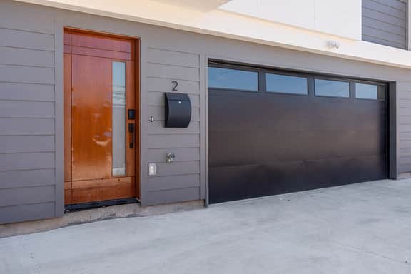 Modern Townhome - Rooftop & Backyard & Garage #2 - Image 5