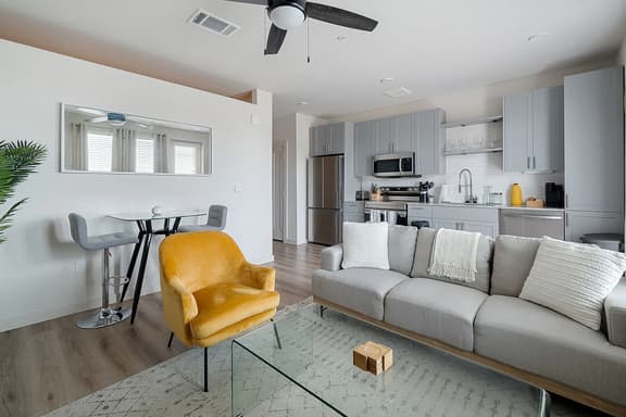 Sky-High Comfort 1BR | Gym| Pool | Pet Friendly - Image 1