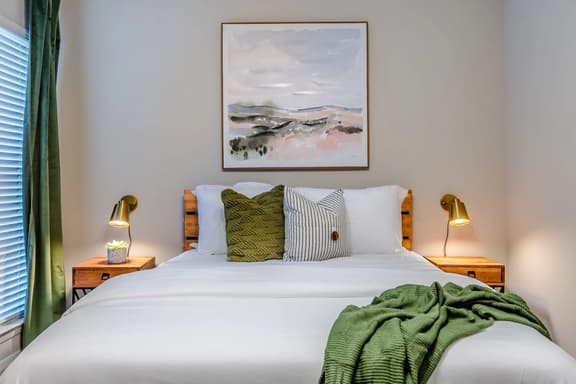 NEW! Urban Comfort | KING Bed Centrally Located - Image 1